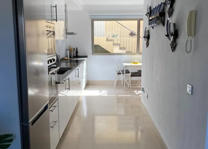 El Boqueron: By The Sea 圣米格尔德阿沃纳